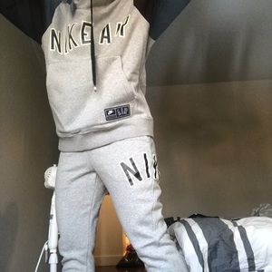 Nike Air Pullover Sweatshirt